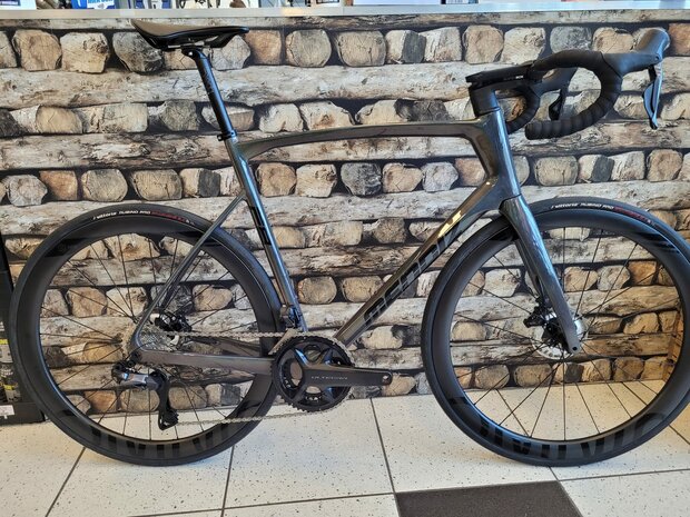 Mendiz F8 SE Carbon Racefiets met Shimano Ultegra Di2 59 cm.